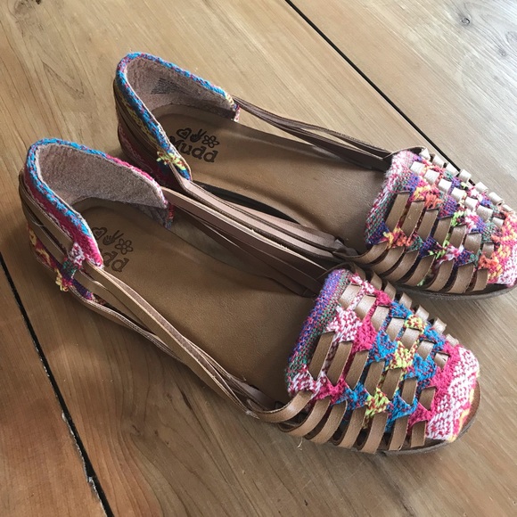 Mudd Other - MUDD huarache colorful flat sandals size 2